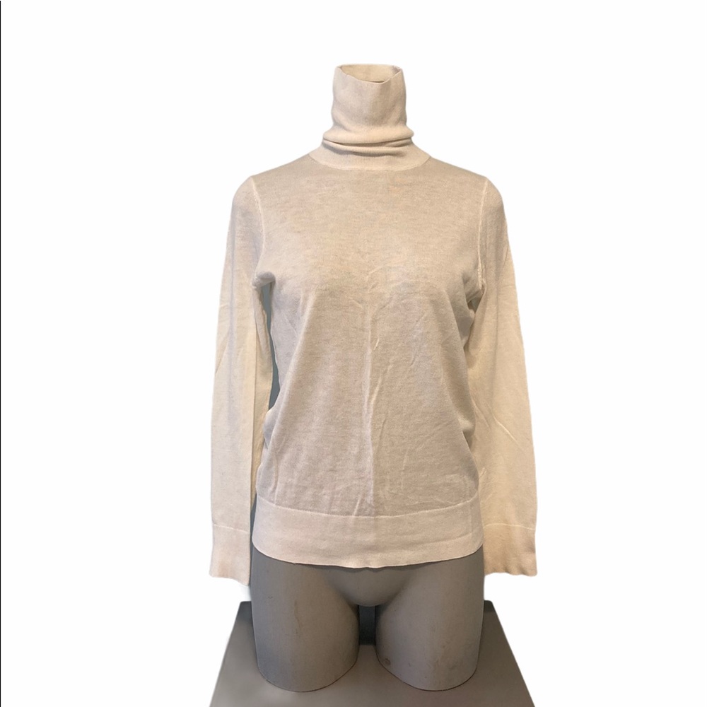 Ann Taylor Medium Winter White Turtleneck Sweater
